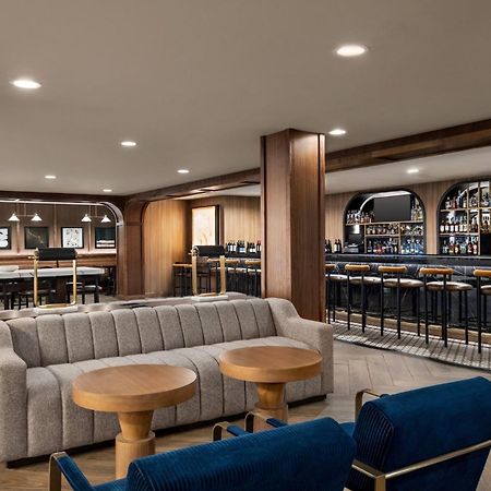 路易斯维尔机场博览中心皇冠假日酒店 路易斯威尔 外观 照片