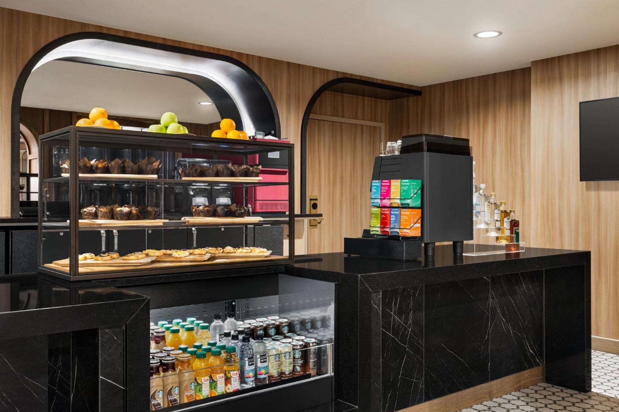 路易斯维尔机场博览中心皇冠假日酒店 路易斯威尔 外观 照片